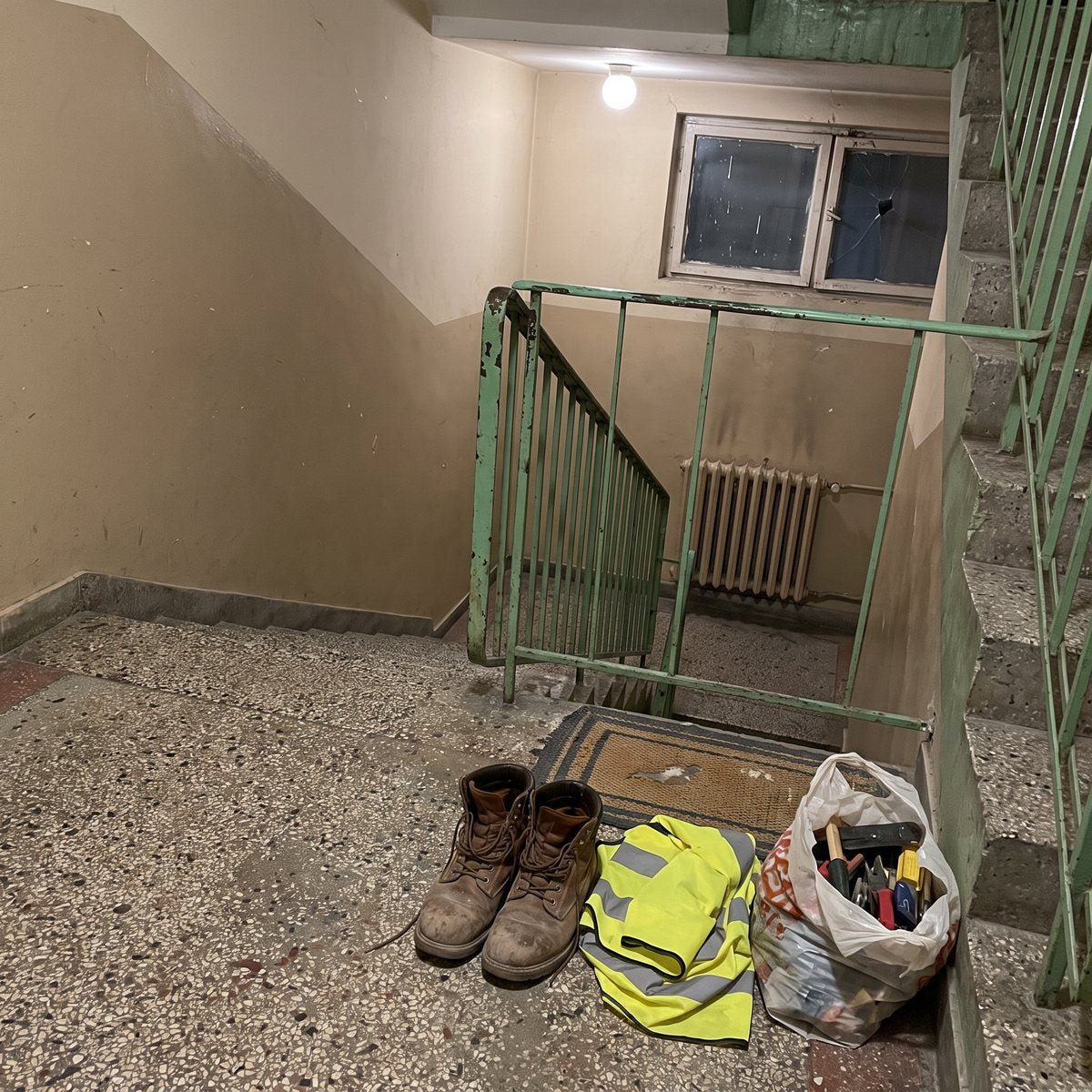 mz-scene-work-stairs.jpg